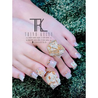 Charm lớn đính móng chân mã B