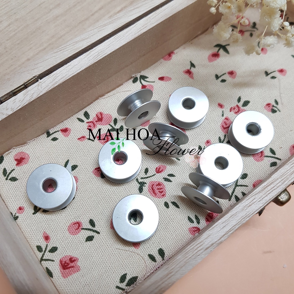 Hộp con suốt chỉ máy 1 kim công nghiệp may quần áo chất liệu nhôm chống gỉ cao cấp, maihoaflower