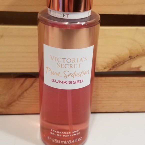 [𝐅𝐞𝐦𝐦𝐢𝐞💝] VICTORIA'S SECRET® Xịt Thơm Toàn Thân Body Mist -  Bare Vanilla Sunkissed 250ml 💘Chính Hãng💘