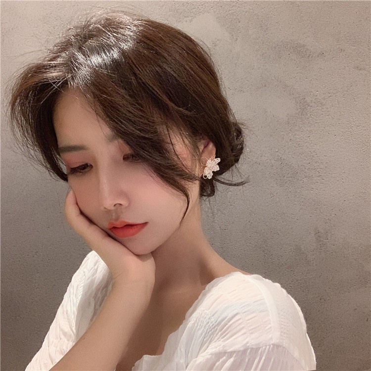 Khuyên tai đính đá pha lê phong cách Hàn Quốc