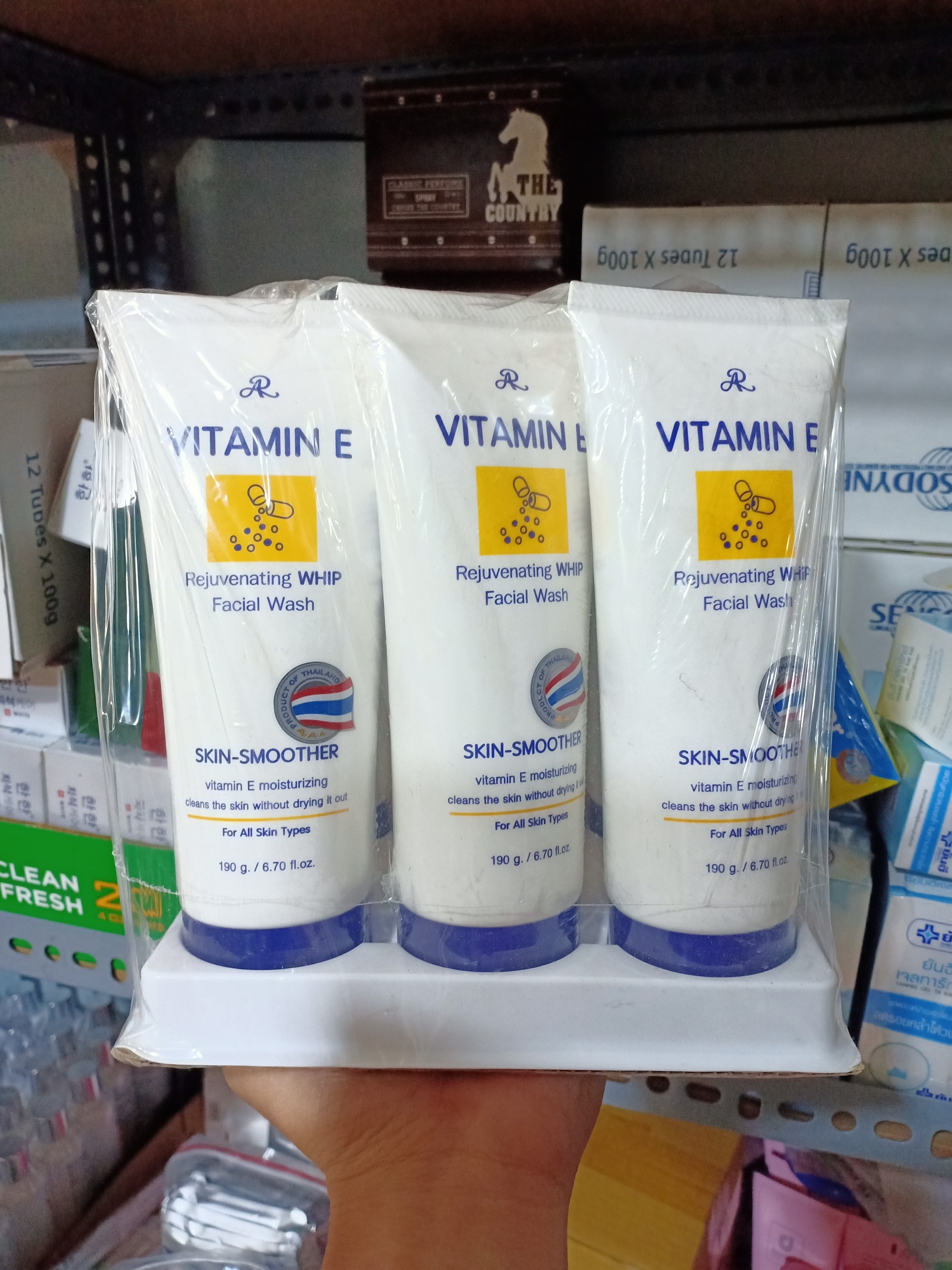 SỮA RỬA MẶT VITAMIN E 190GR THÁI LAN