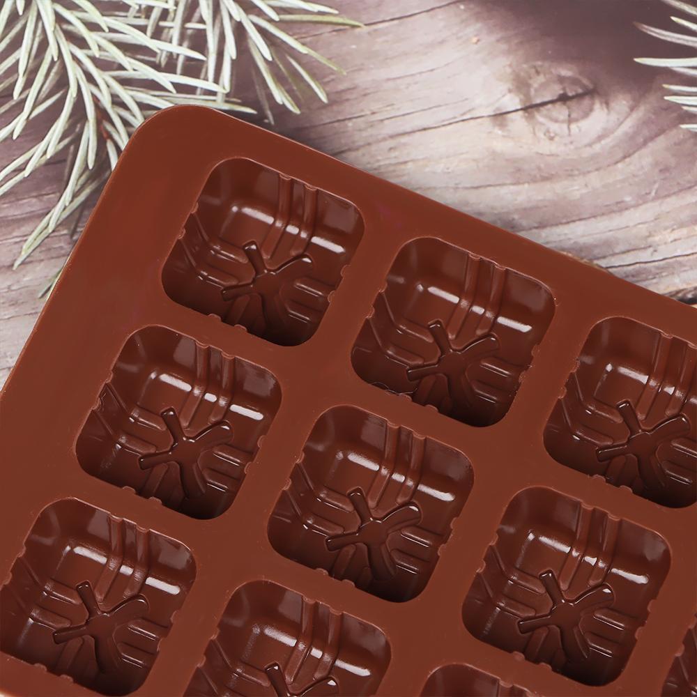 Khuôn Silicone 24 Ngăn Tạo Hình Làm Bánh Kẹo Tiện Dụng