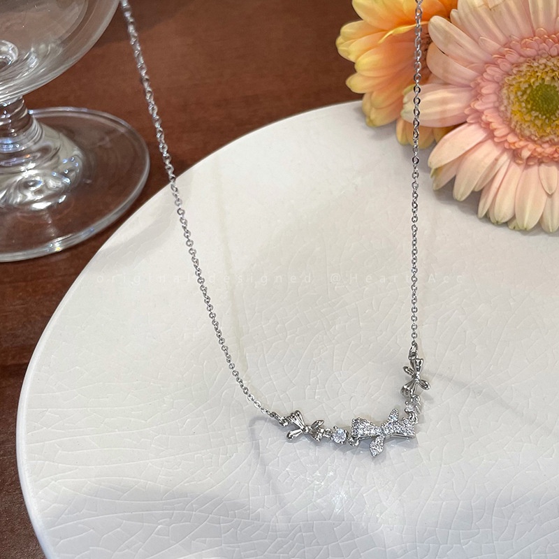 Vòng cổ mặt hình bướm đính đá zircon sang trọng dành cho nữ