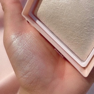 Phấn bắt sáng Kim Cương Highlight Dazzling