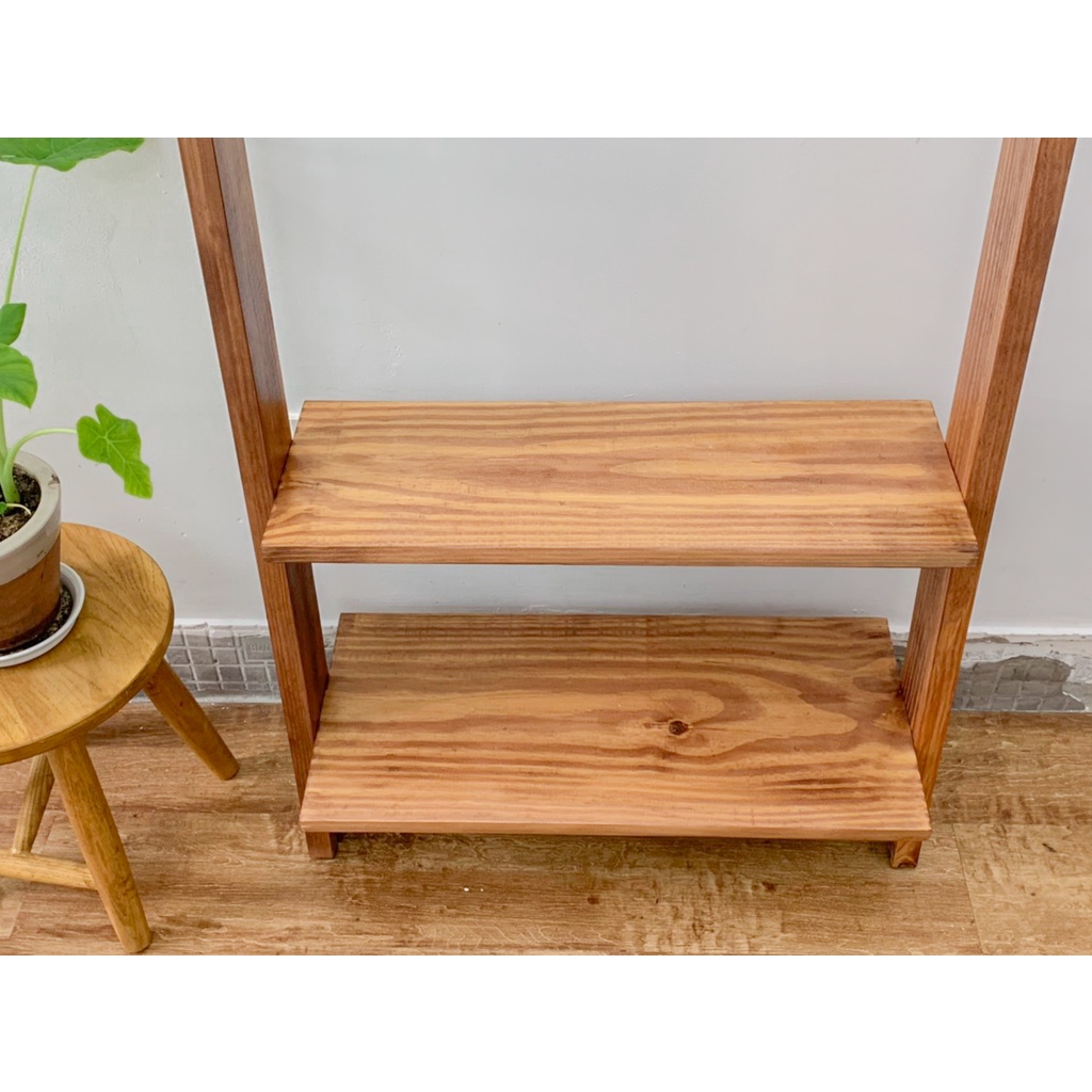 Kệ gỗ đứng trang trí vintage, kệ dựng tường gồm hai tầng để giày/cây cảnh, có thanh móc đồ tiện dụng