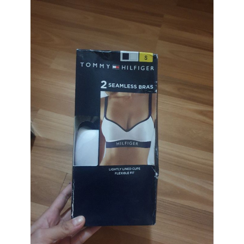 set 2 chiếc áo lót Tommy auth size S