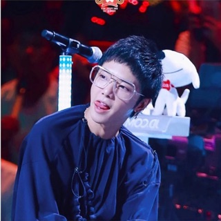 <ORDER-DIỆP HÀNG THÀNH>Kính gọng vuông phong cách retro