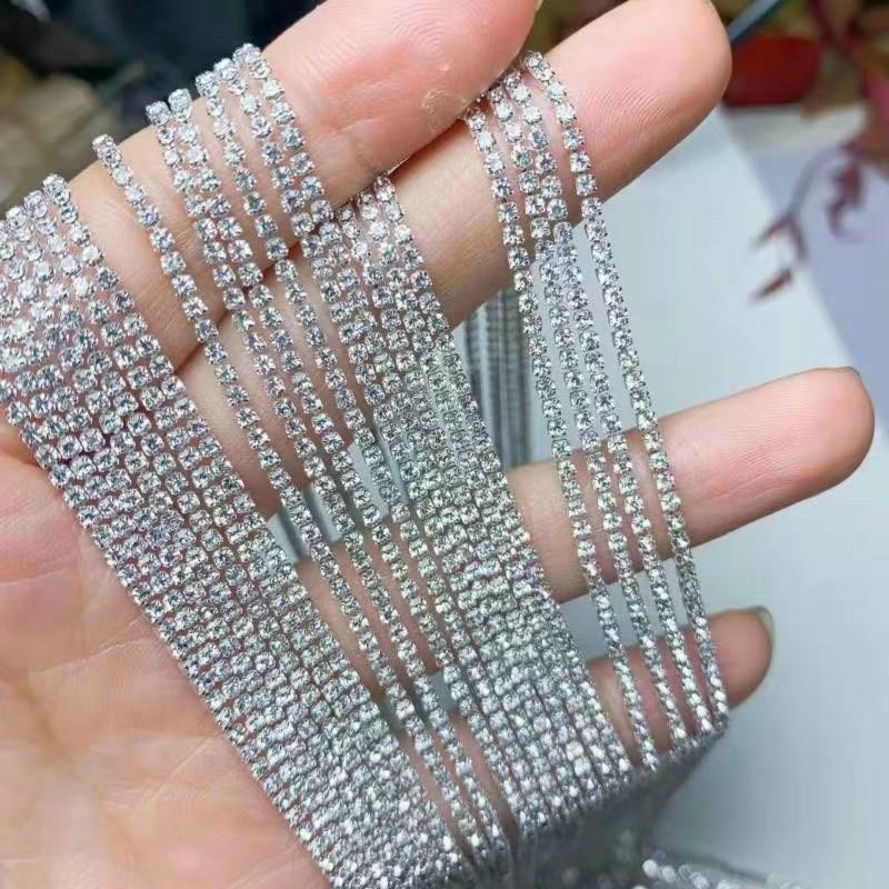 Dây đá viền, dây xích trang trí móng nail thêm phần cá tính hot trend