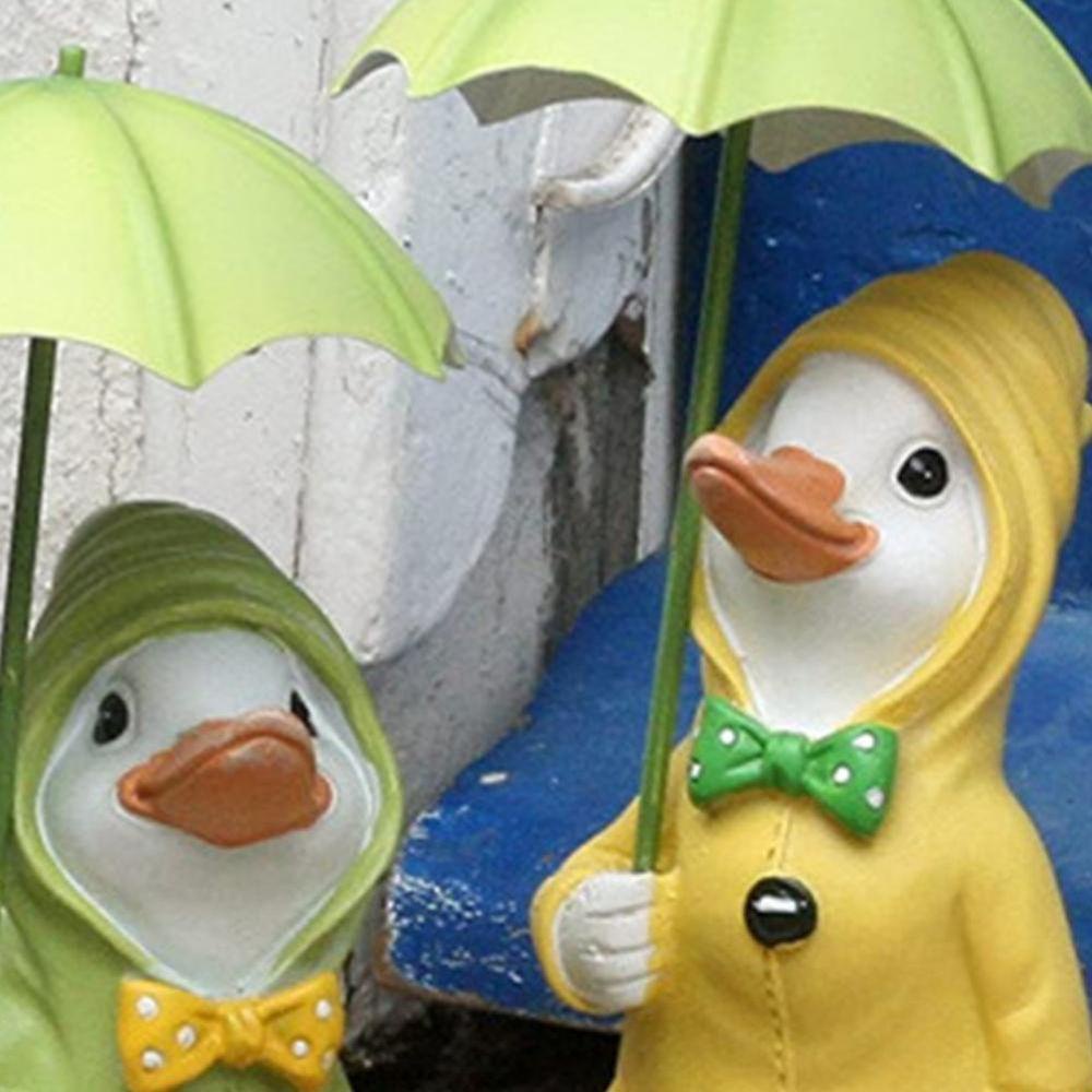 Mô Hình Vịt Mặc Áo Mưa Thủ Công Dùng Trang Trí Sân Vườn