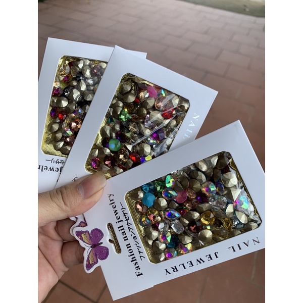 ĐÁ TRANG TRÍ MÓNG MIX KIỂU 40k /1 bịch