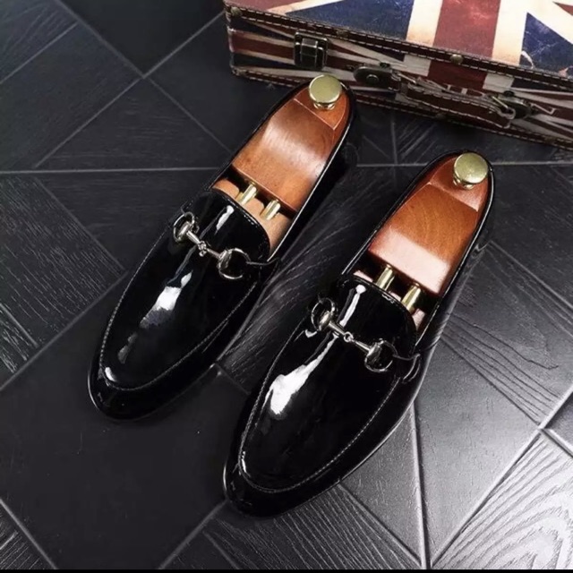 Giầy lười da mọi bóng xích vàng mới ( mới )