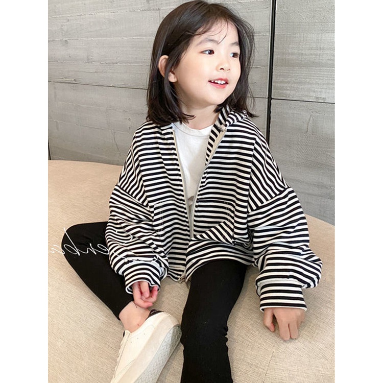 Áo khoác dài tay cho bé gái mùa thu mới trẻ em nước ngoài phong cách hàn quốc áo len sọc hoang dã có mũ trùm đầu