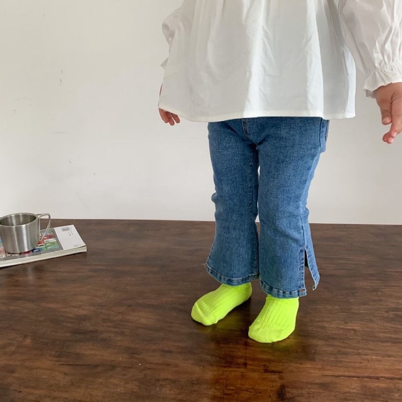 Quần Jeans Ống Loe Xẻ Gấu Từ 1 đến 5 Tuổi Cho Bé_Hàng loại 1 Cao Cấp Q2