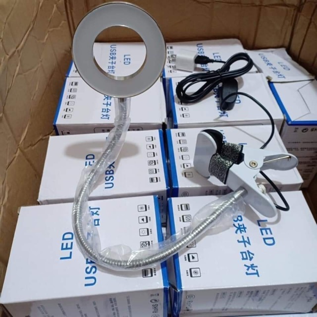 Đèn led kẹp bànkèm củ sạc