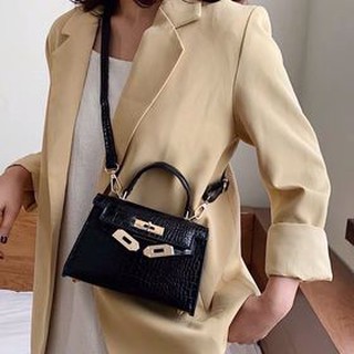 Túi xách hm vân da rắn size 20cm 2 màu đen/trắng