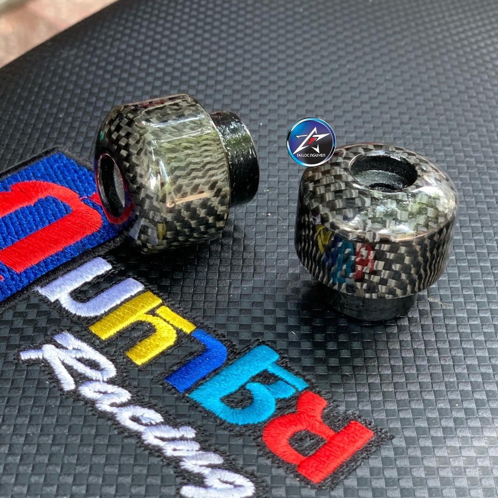 GÙ TAY LÁI CARBON FIBER CHO XE MÁY
