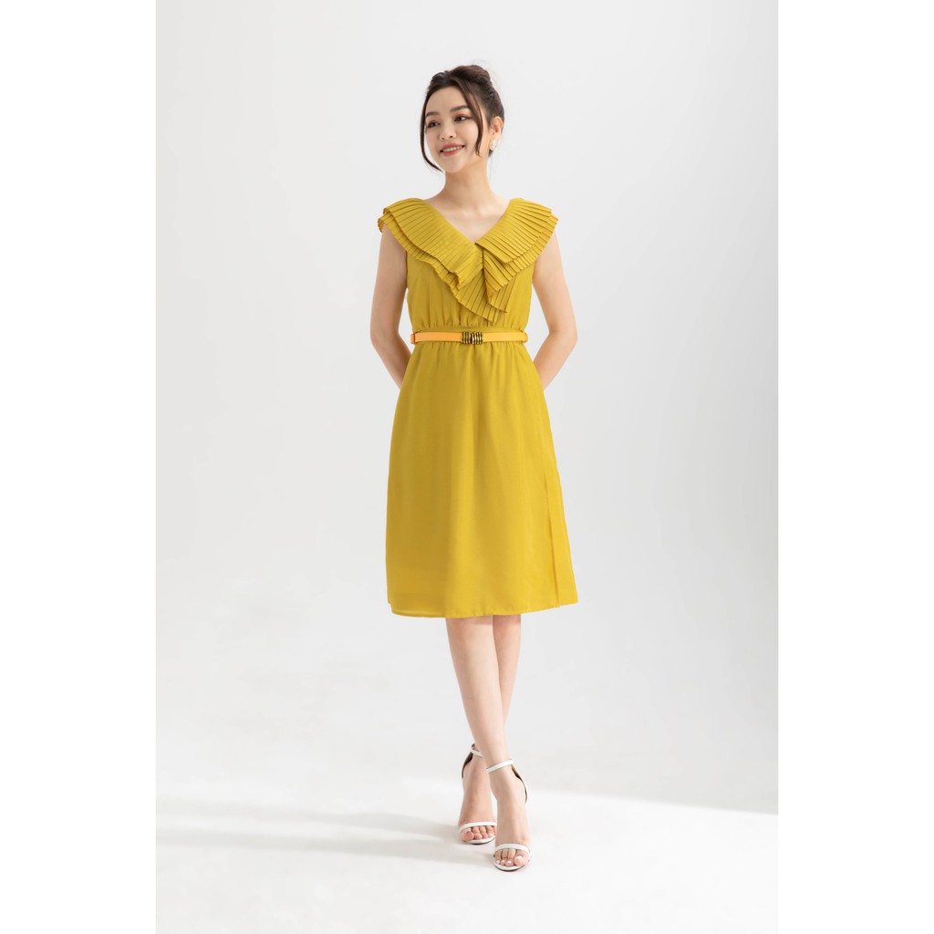 Đầm cổ V dập ly nữ IVY moda MS 48M6313