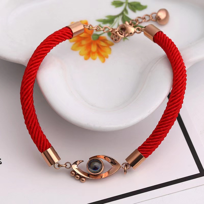 Vòng Đeo Tay Gắn Nam Châm Chiếu I Love You 100 Ngôn Ngữ Làm Quà Tặng Cho Bạn Gái