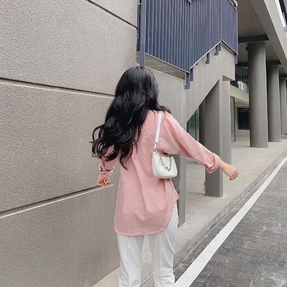 Áo sơ mi trơn nữ dài tay from rộng chất vải đũi Free size từ 45kg đến 65kg.
