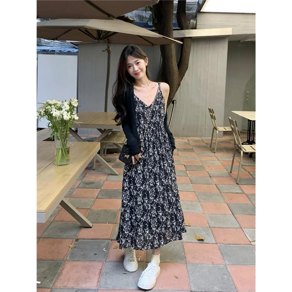 Set váy 2 dây hoa nhí kèm áo khoác hai màu trắng đen sang chảng đi biển đi dạo phố mã 6236 SINSIN SHOP