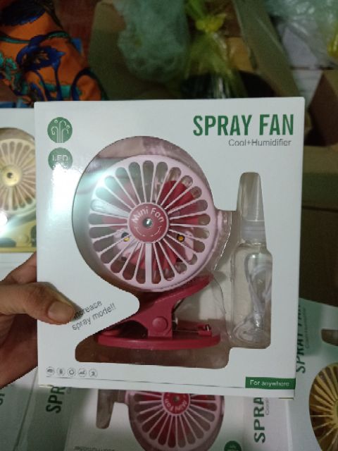 Quạt kẹp xe đẩy tích điện phun sương có đèn led mini fan