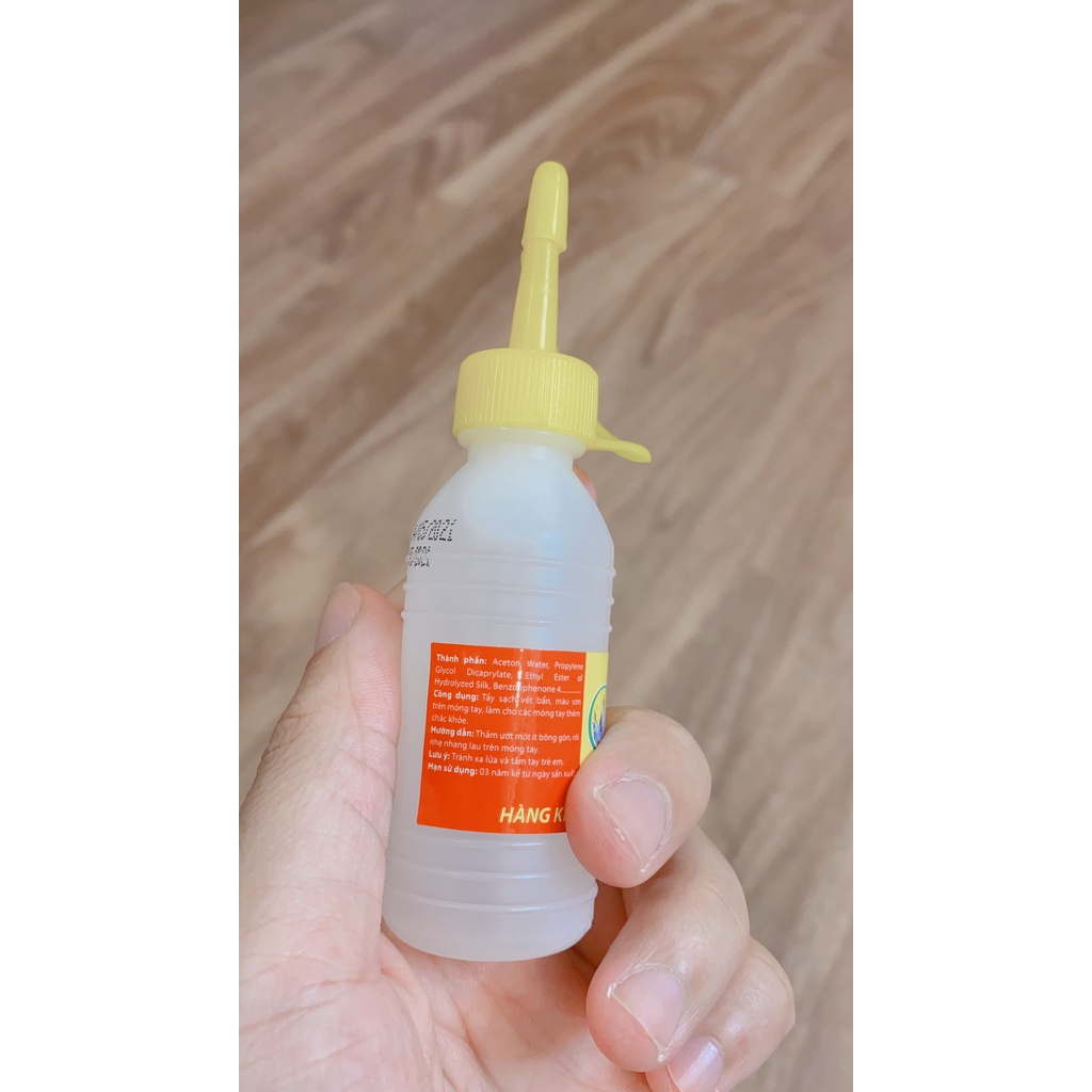 Nước rửa móng tay cao cấp Aceton Quyên 40ml