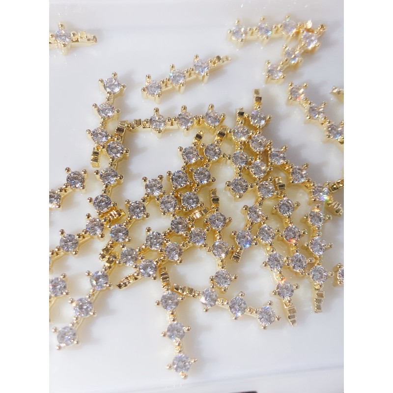 Charm trang trí móng