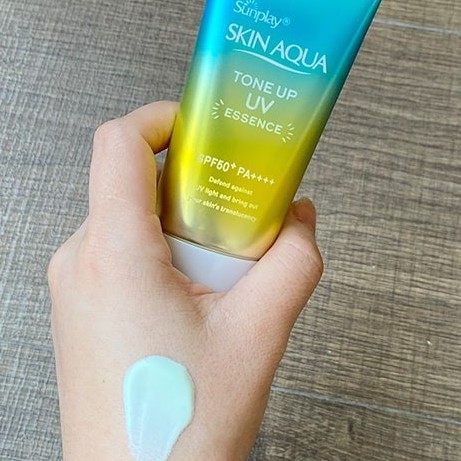 Tinh chất chống nắng hiệu chỉnh sắc da Sunplay Skin Aqua Tone Up UV Essence Mint Green 50g