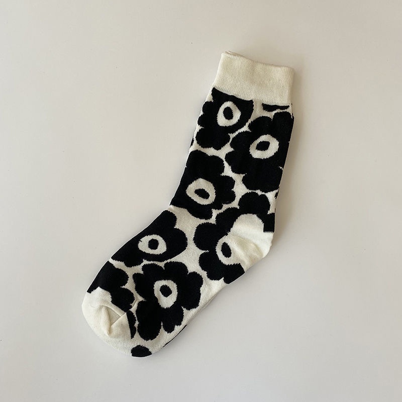 Vớ Ống Lửng Họa Tiết Sọc Trắng Đen Phong Cách Nhật Bản Dễ Thương Cho Nữ Sinh