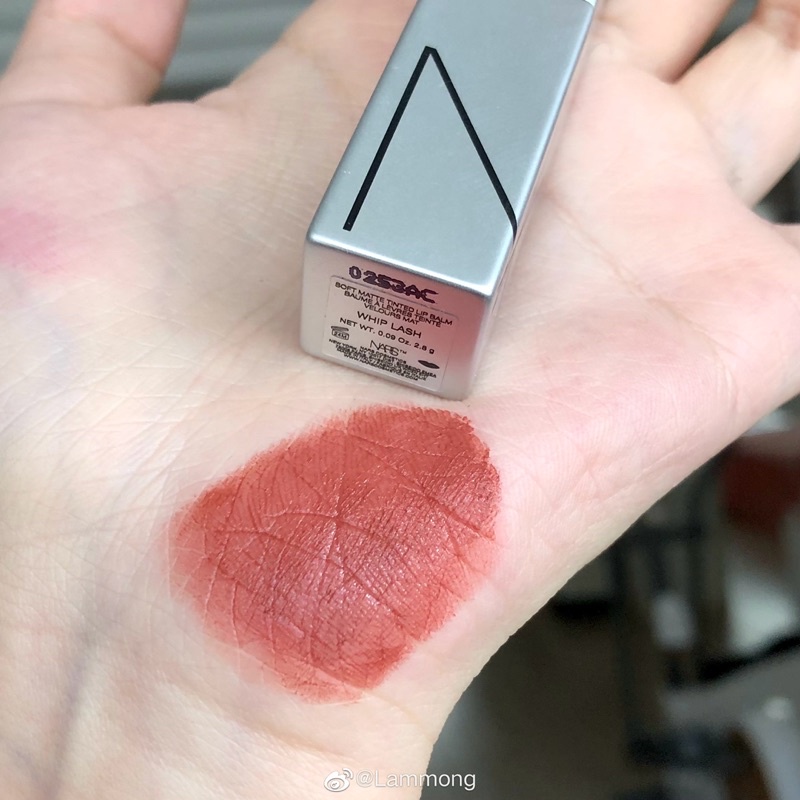Son dưỡng bán lì Soft Matte Tinted Lip Balm