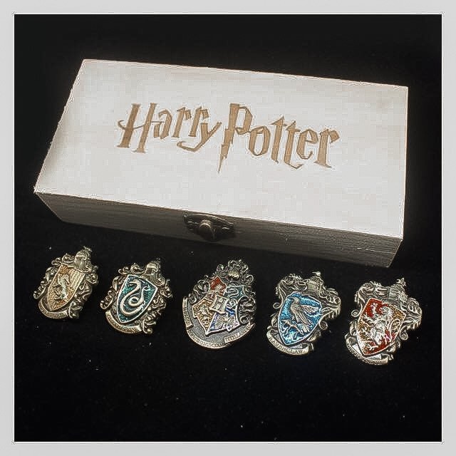 [Giảm giá thần tốc] Huy hiệu pin cài áo Hogwarts - Harry Potter
