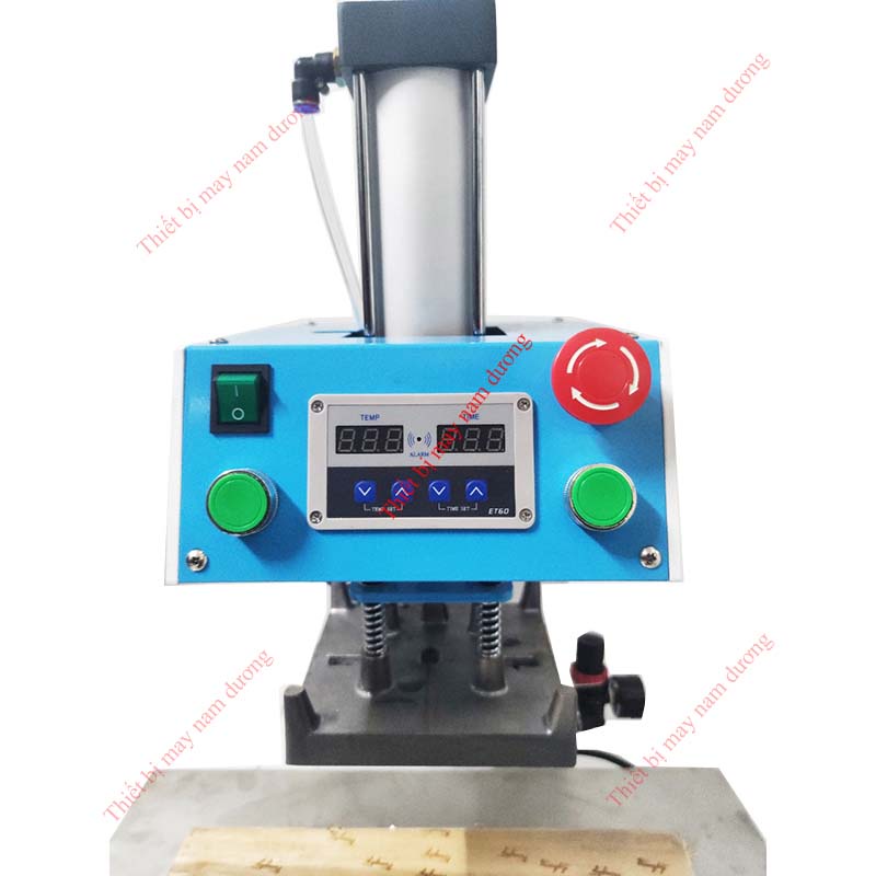 Máy ép nhiệt lên gỗ &gt; máy ép hình lên da &gt; ép hình nhựa ( đã bao gồm bình nén khí )