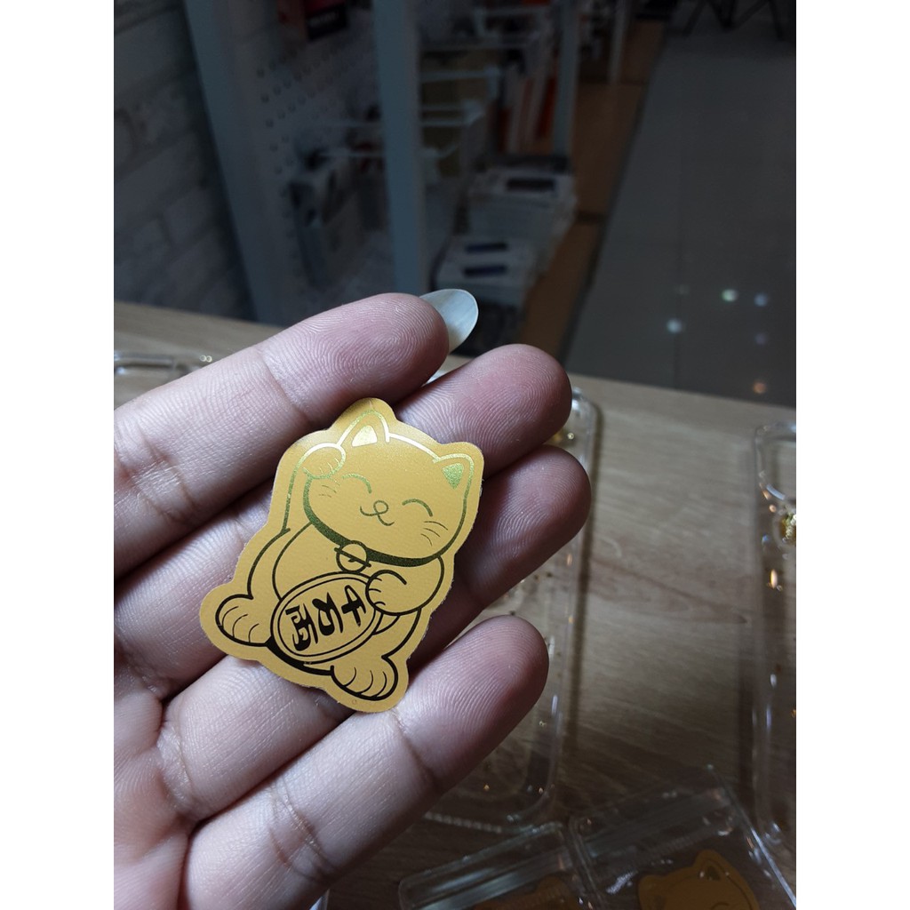 Miếng dán mèo thần tài mạ vàng trang trí vào ốp điện thoại, ví, túi, bóp tiền thu hút tài lộc