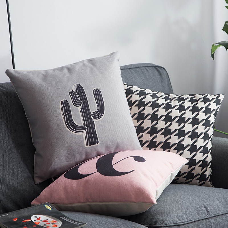 Vỏ gối vuông họa tiết độc đáo dùng để trang trí nội thất | BigBuy360 - bigbuy360.vn