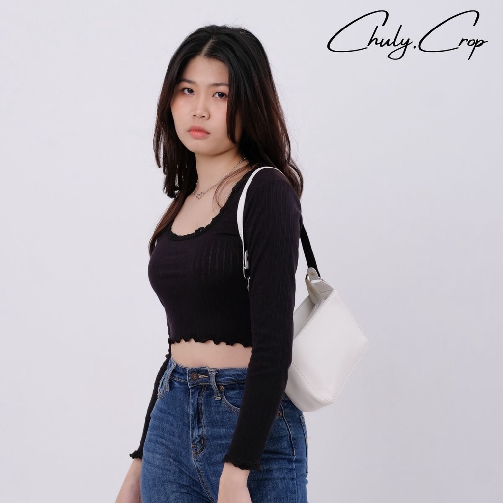 Áo croptop tay dài viền ren nữ tính. Áo croptop ren cổ chữ U tay dài siêu xinh, chất vải rất mềm và dày, siêu đẹp.