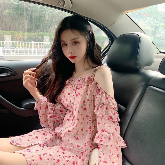 Đầm Trễ Vai Màu Hồng Thiết Kế Dáng Rộng Che Khuyết Điểm