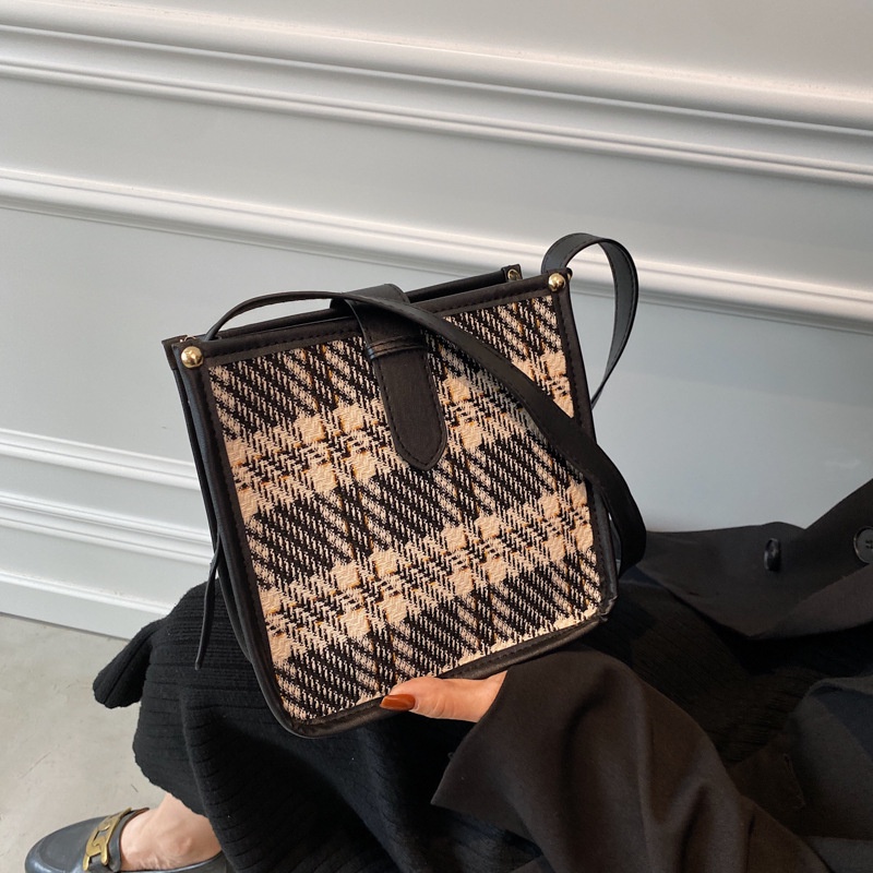 Túi xách đeo vai sức chứa lớn họa tiết kẻ sọc thời trang mùa thu mới 2021