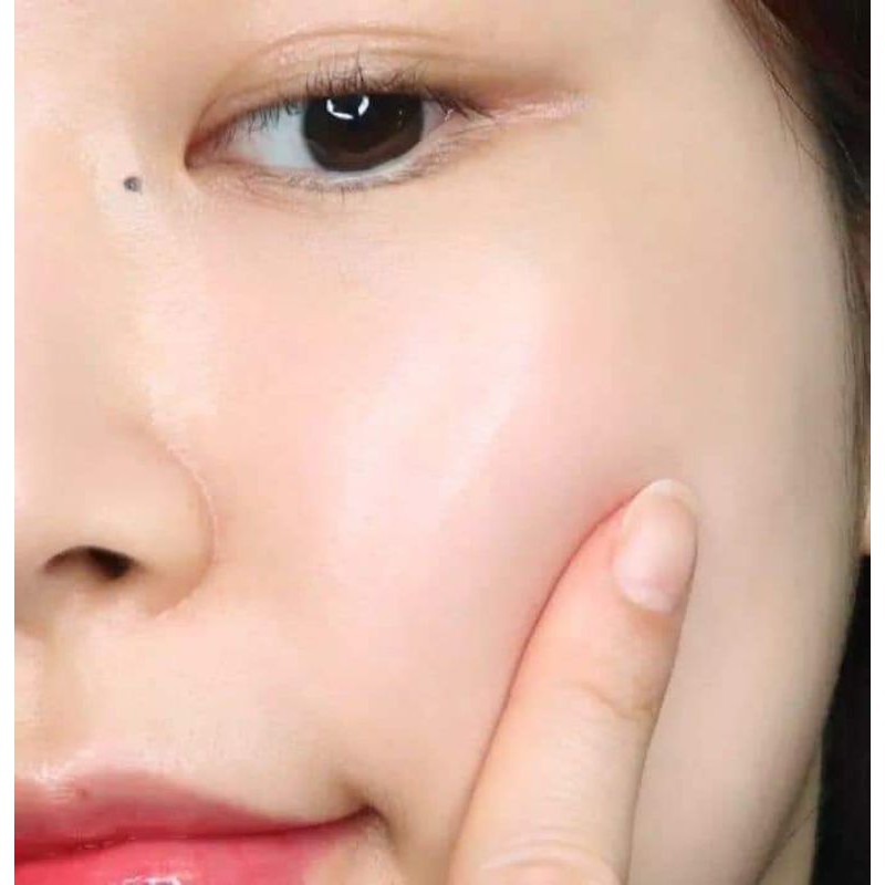 Kem chống nắng cực tốt dành cho da nhạy cảm Klairs Soft Airy UV Essence SPF 50+