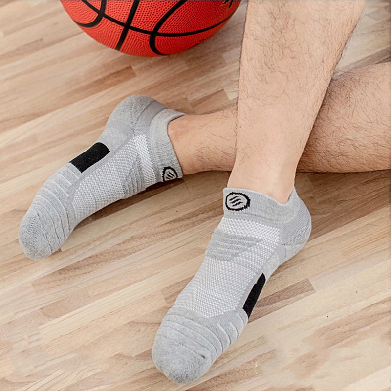 Set 3 đôi vớ thể thao bằng cotton thoáng khí cho nam