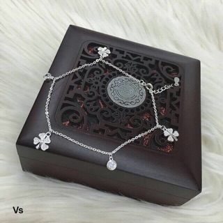 Lắc chân cỏ 4 lá