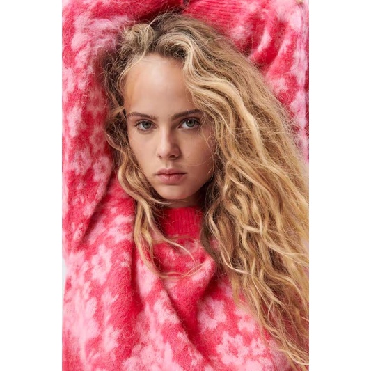 Áo len hoa lông thỏ Zarraa dư sịn