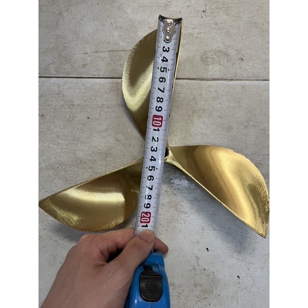 Chân vịt đồng thau máy xe 3t68 chân vịt 3 cánh 2 tấc 8 lỗ ren 16mm, 18mm 3 máy piston 68mm