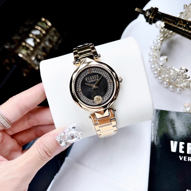 Đồng hồ nữ Versus Covent gảden Màu gold mặt đen nổi bần bật ❤️