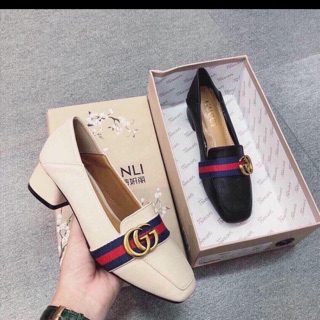 Giầy xinh.