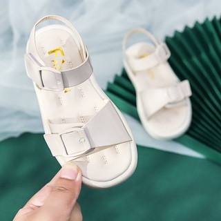 Cô Gái Dép Mềm Công Chúa