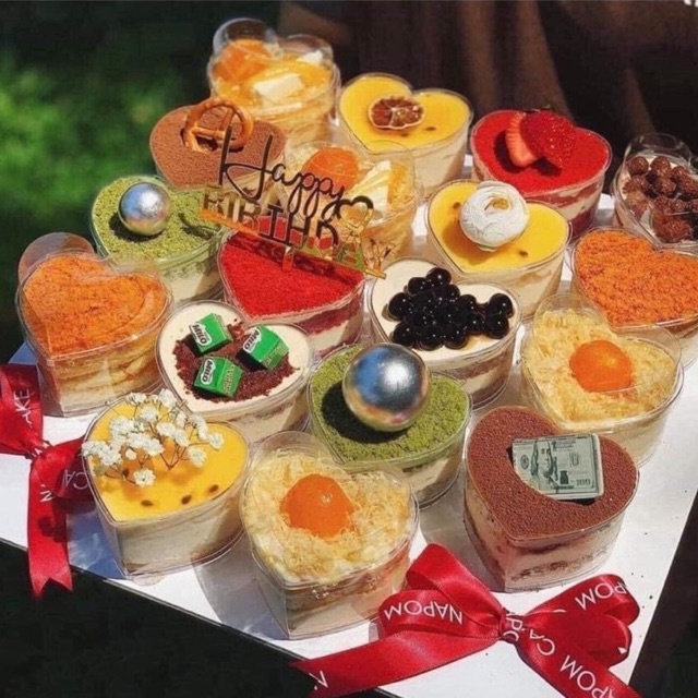 Set 10 hộp làm bánh mousse, tiramisu hình trái tim kèm nắp