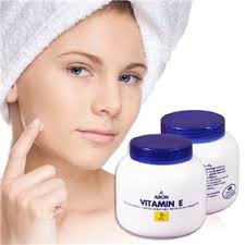 KEM DƯỠNG ẨM VITAMIN E ARON