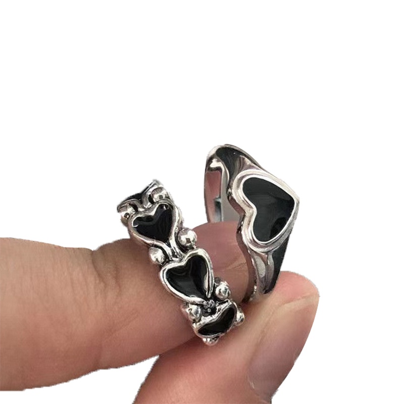 Nhẫn hình trái tim màu đen phong cách retro dành cho nữ