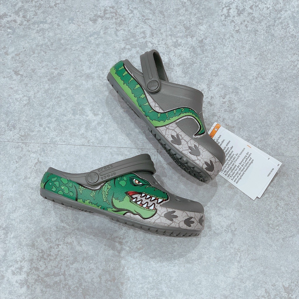Sục Crocs màu ghi hình khủng long BT