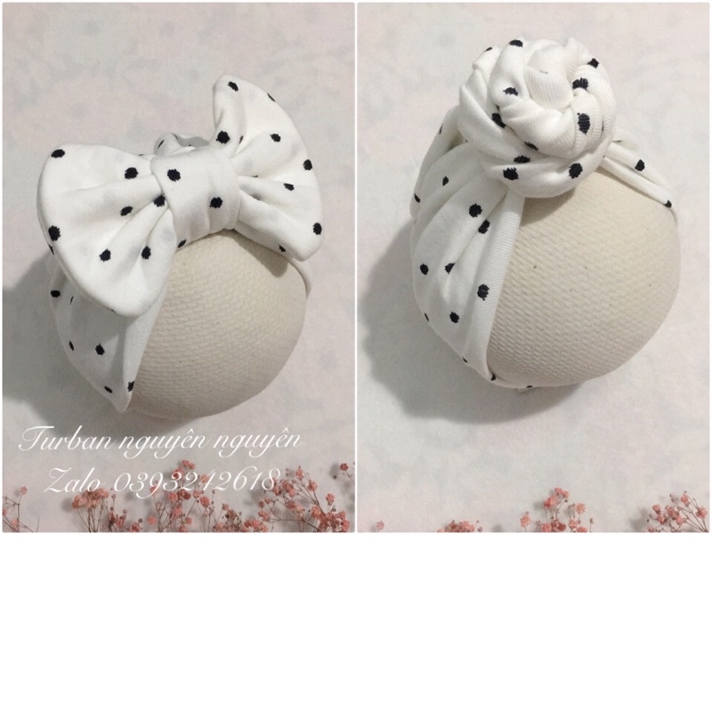 mũ turban cho bé gái: chấm bi nền trắng